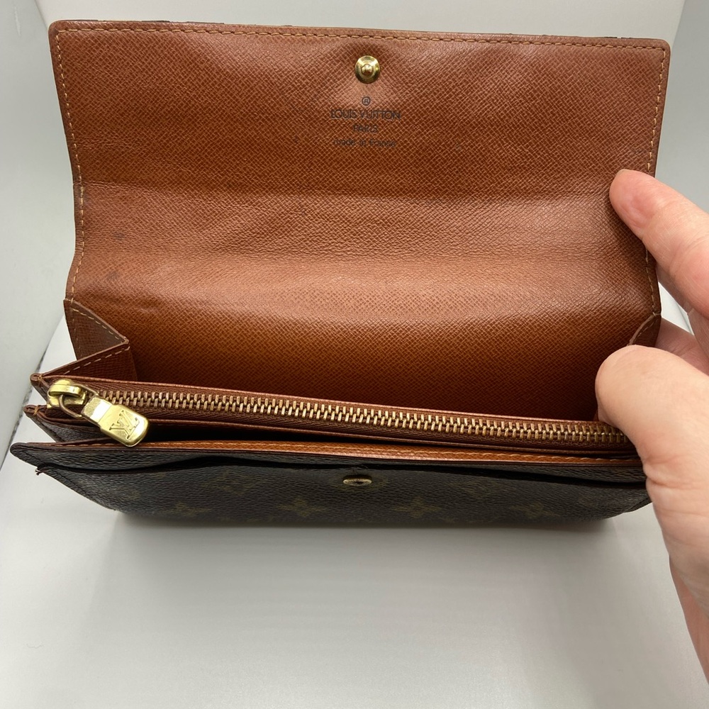 Louis Vuitton Monogram Wallet - Picture 6 of 16